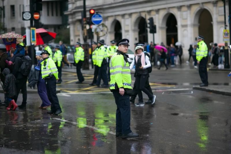 DM柔软亲肤多色彩反光执勤雨衣，握别雨天闷热，更安全更舒服