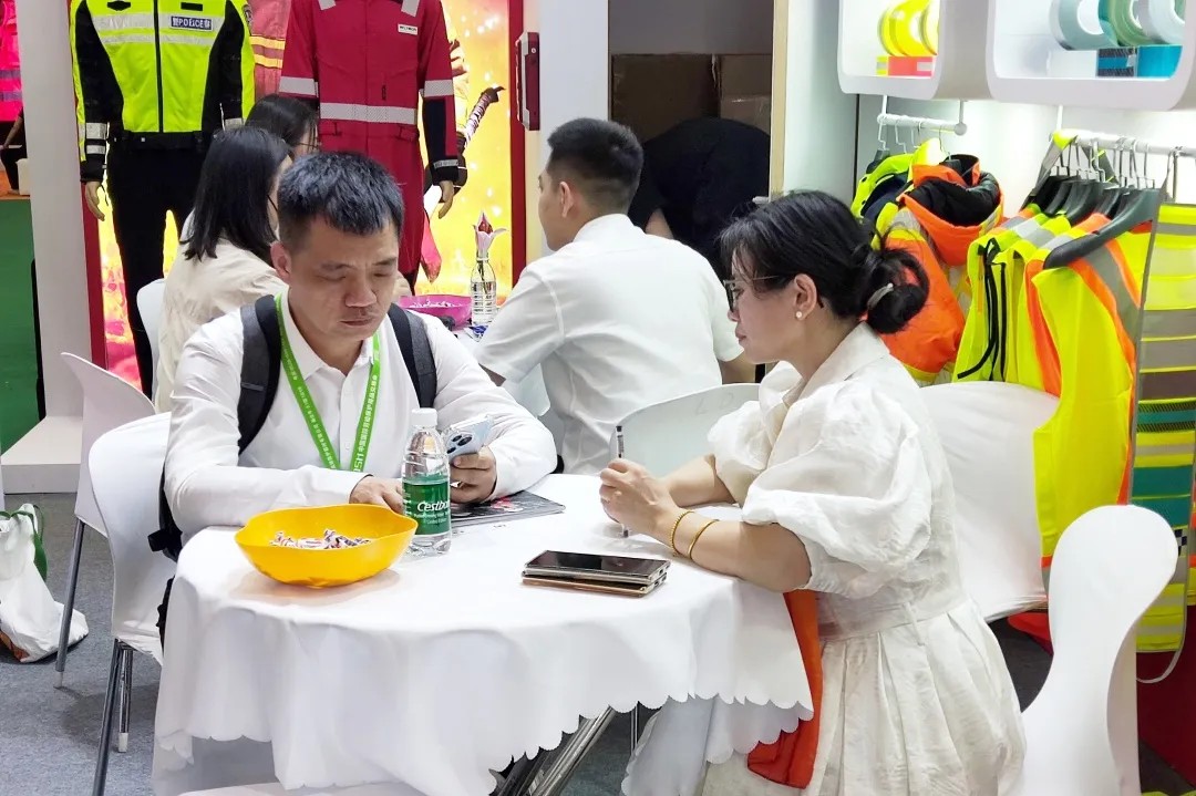 win必赢光学上海劳保展3